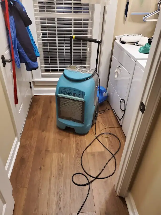 Commercial dehumidifier deployed for Flood Damage Cleanup in Apopka